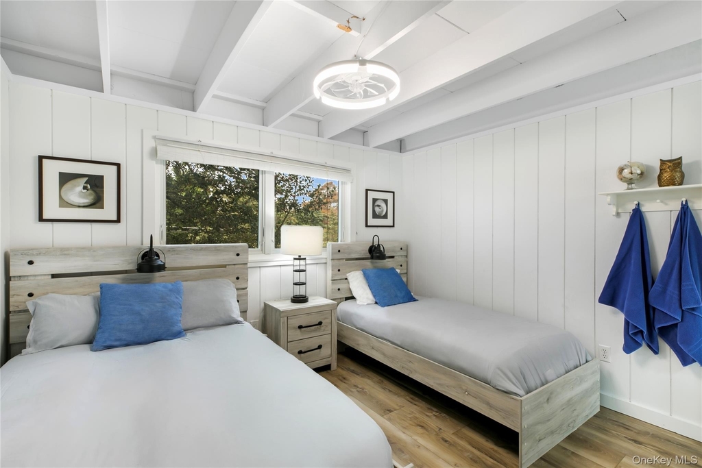 54 Thompson Avenue - Photo 11