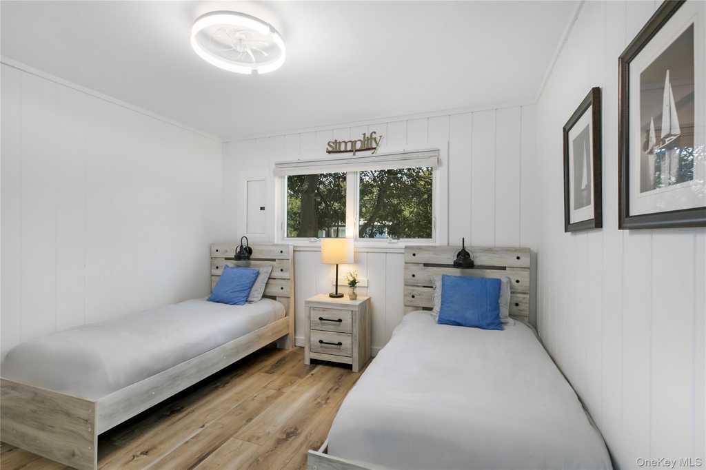 54 Thompson Avenue - Photo 6