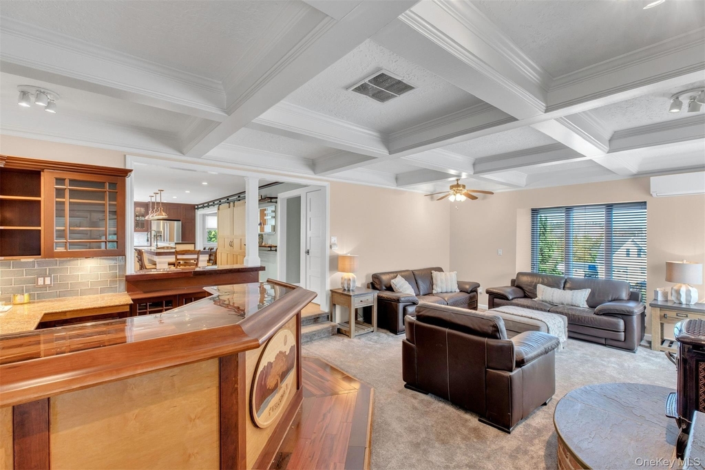 345 Colonial Road - Photo 10