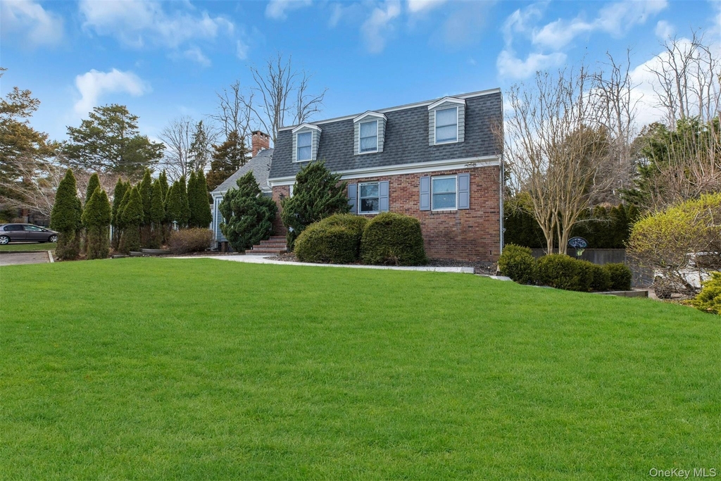 345 Colonial Road - Photo 1