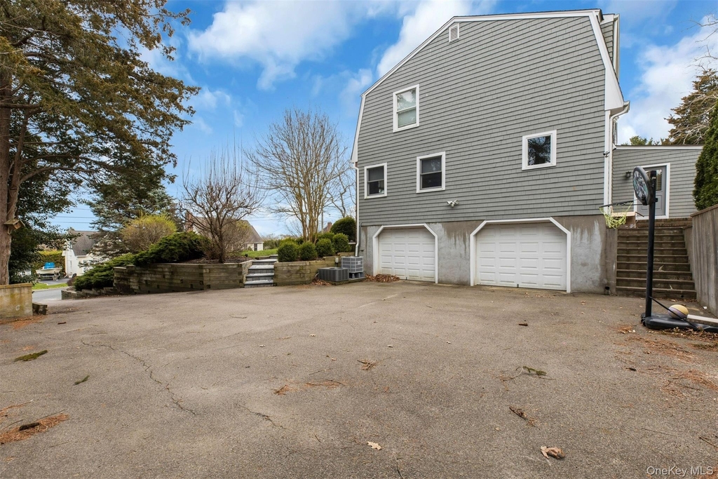 345 Colonial Road - Photo 28