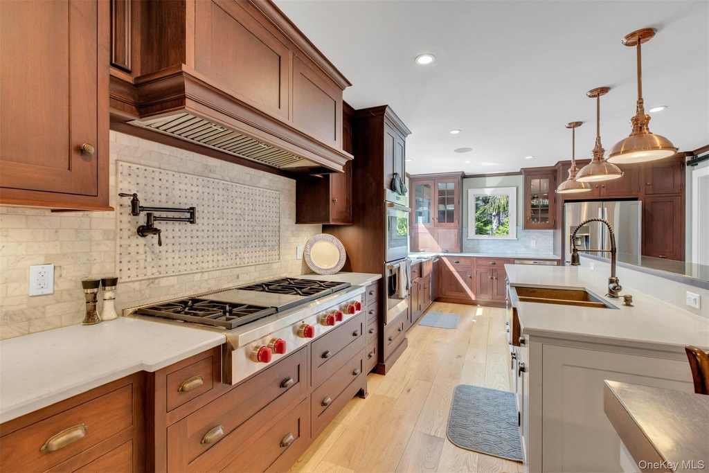 345 Colonial Road - Photo 7