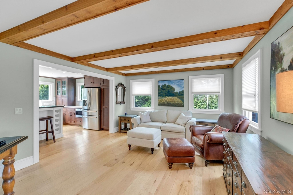 345 Colonial Road - Photo 3