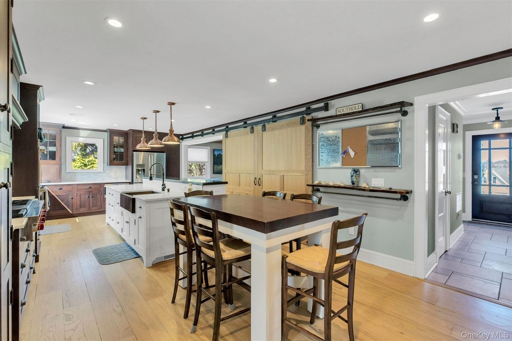 345 Colonial Road - Photo 6