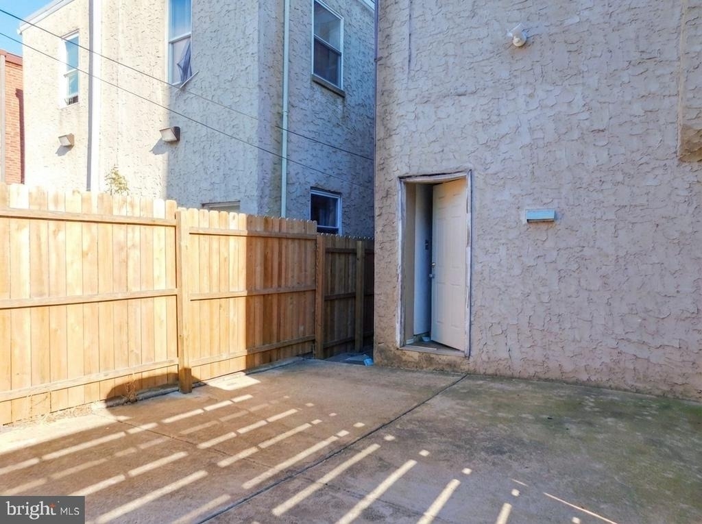 2142 N Carlisle Street - Photo 6