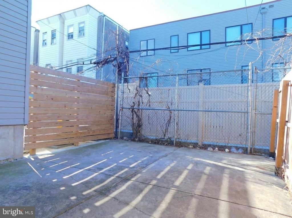2142 N Carlisle Street - Photo 5