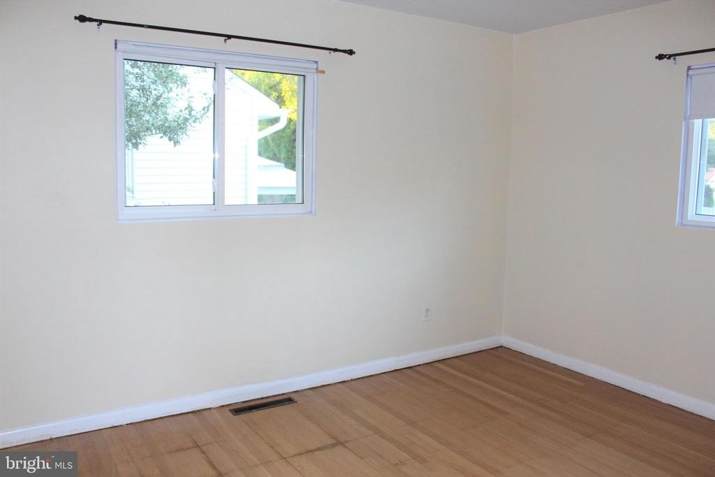 413 Dickinson Road - Photo 9