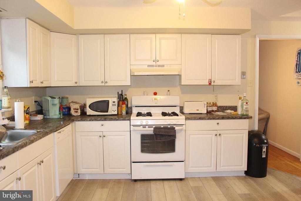 107 Laurel Avenue - Photo 2