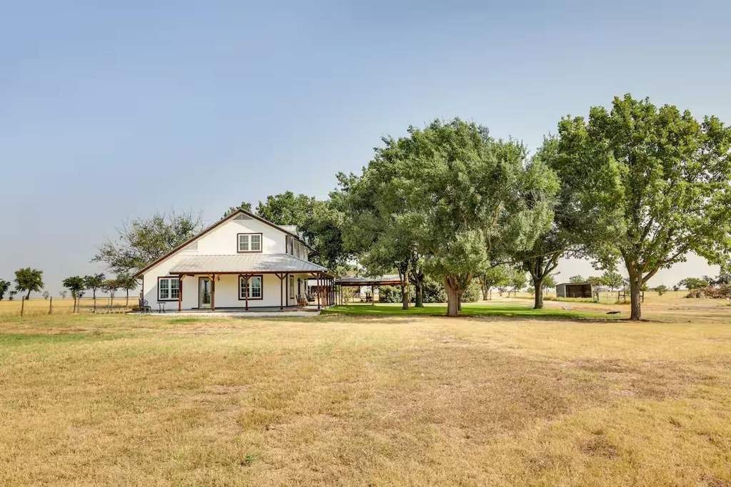1616 County Road 463 - Photo 3