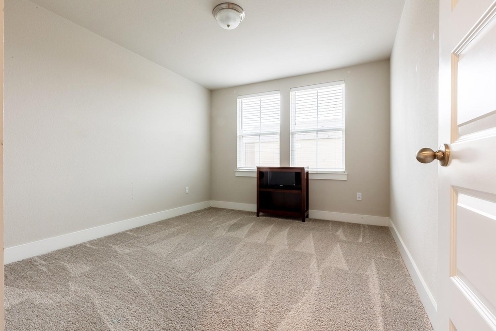 7401 Grand Linden Way - Photo 6