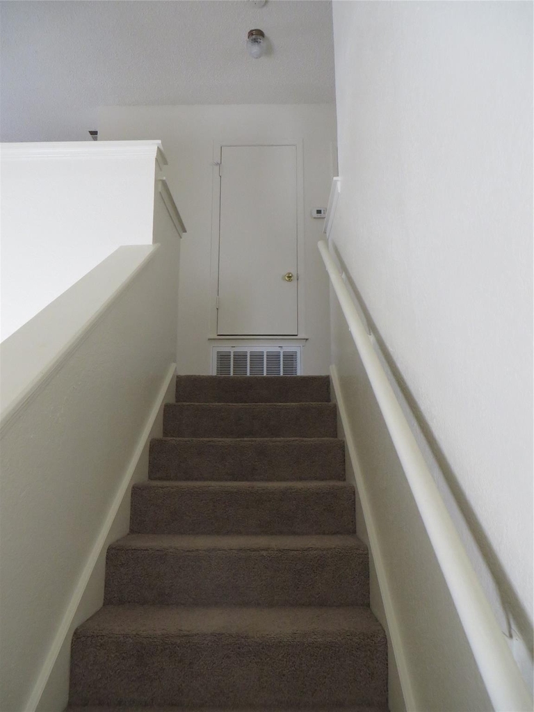 2217 Katy Ln - Photo 9