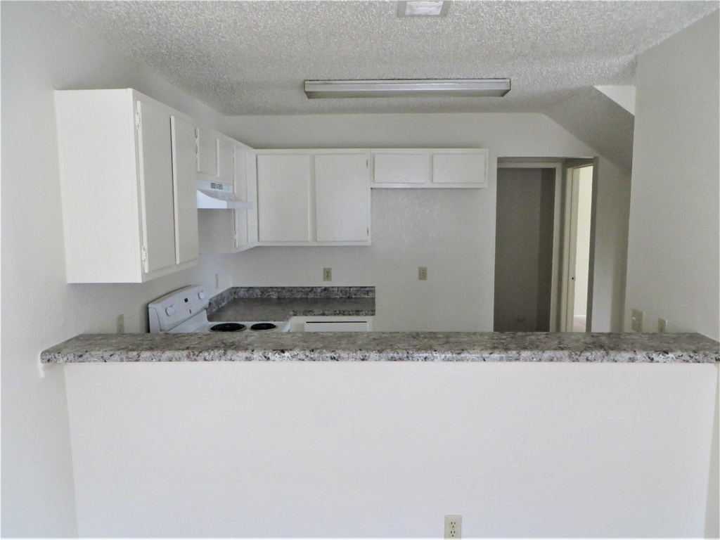2217 Katy Ln - Photo 18