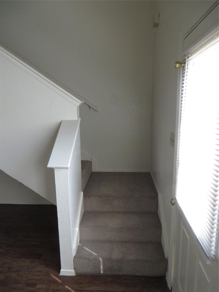 2217 Katy Ln - Photo 11