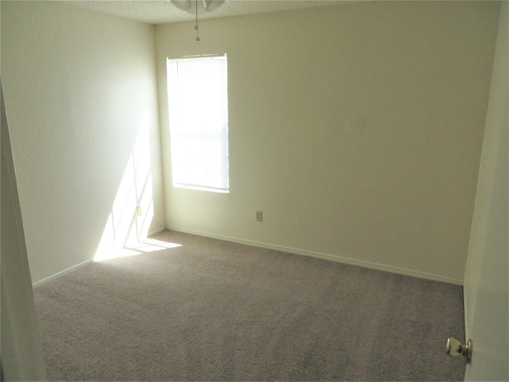 2217 Katy Ln - Photo 16