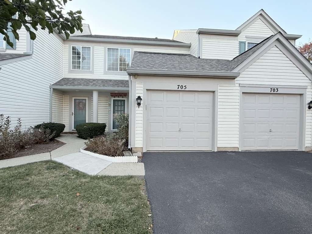 705 Blossom Court - Photo 0