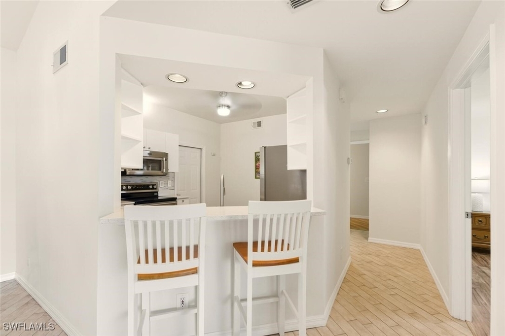 636 Windsor Square - Photo 5
