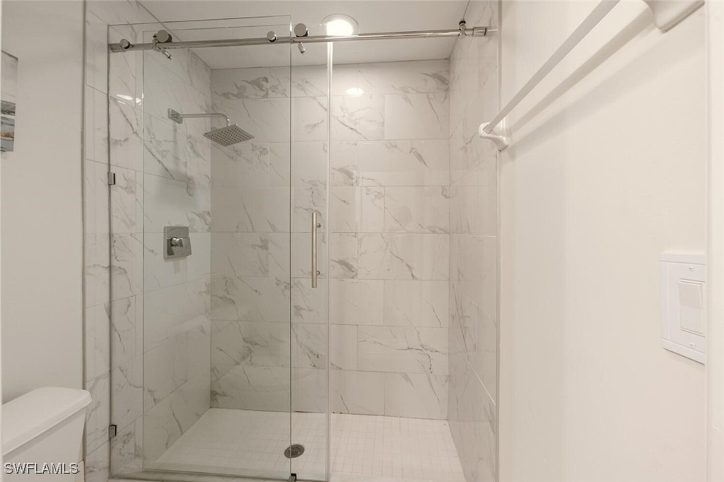 636 Windsor Square - Photo 12