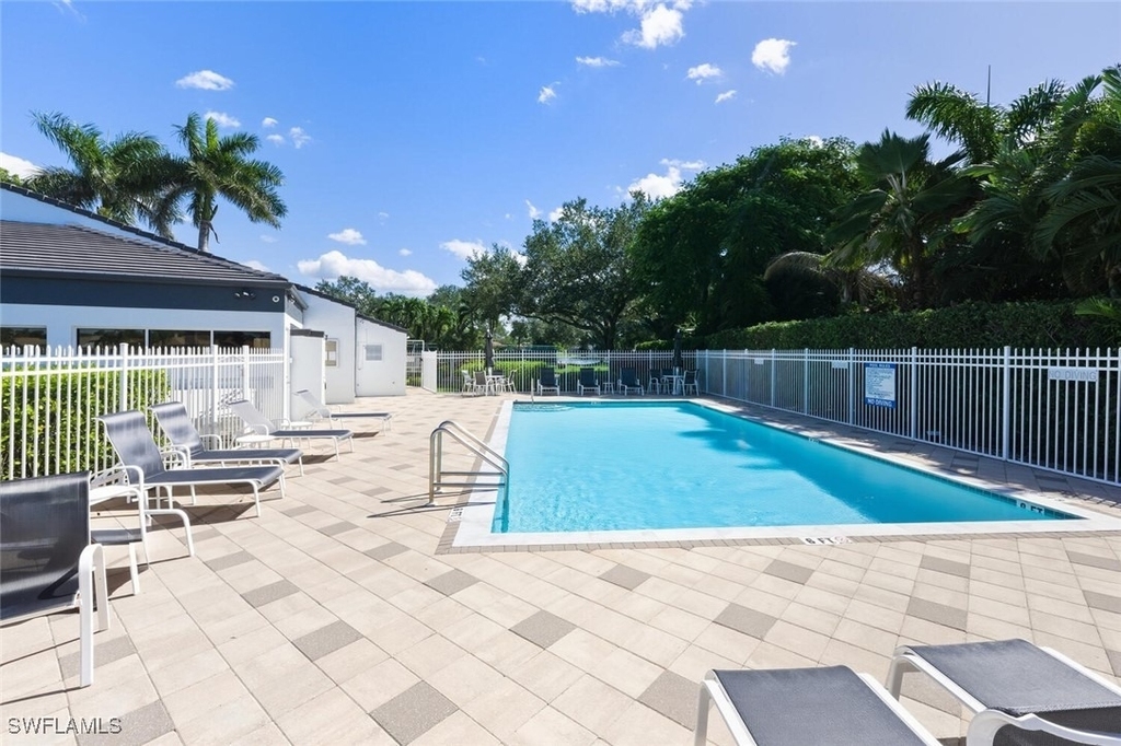 636 Windsor Square - Photo 26