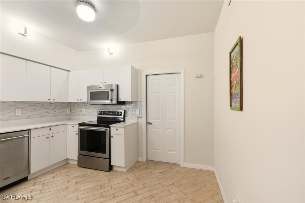 636 Windsor Square - Photo 7