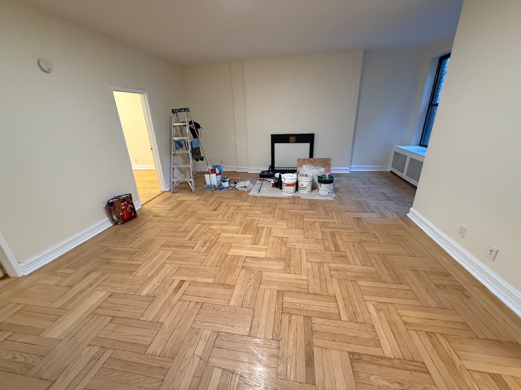 East 63rd Street - Photo 1