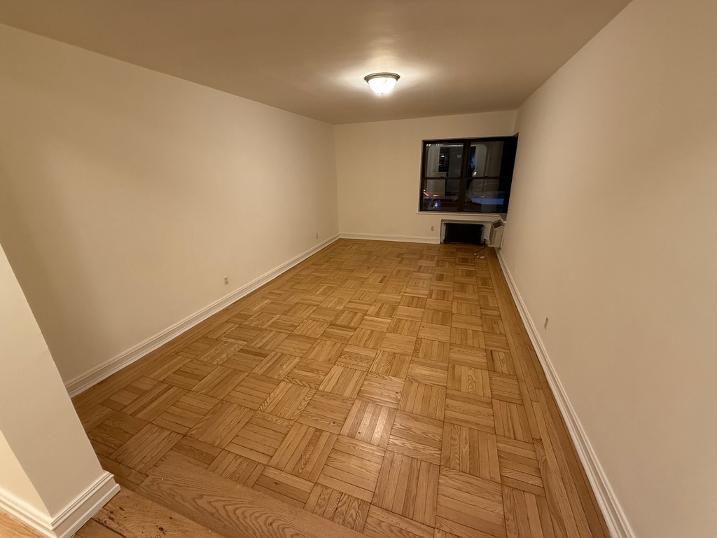 East 46th Street - Photo 1