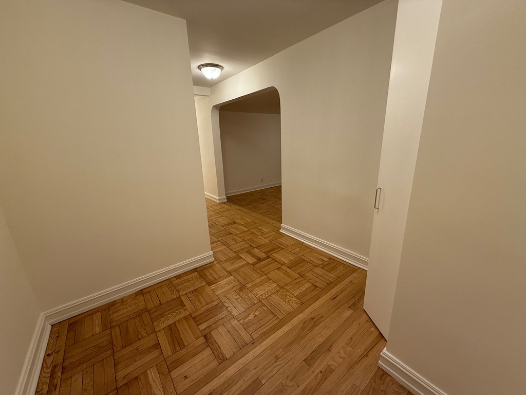 East 46th Street - Photo 0