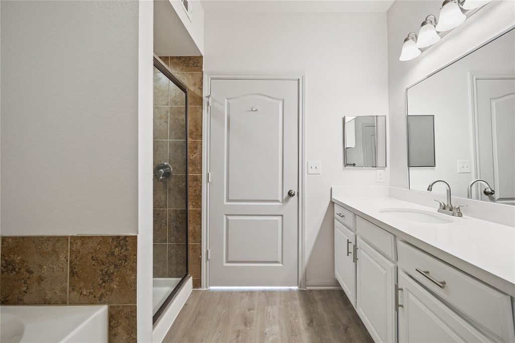 11925 Jones Road - Photo 14