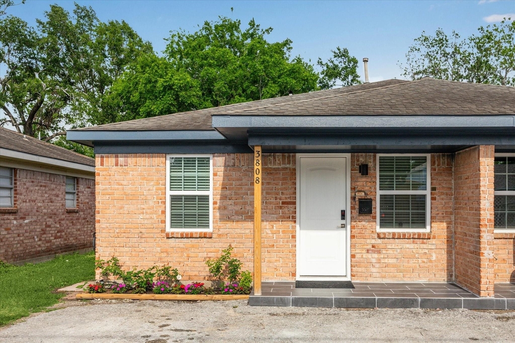 3808 Cochran Street - Photo 1