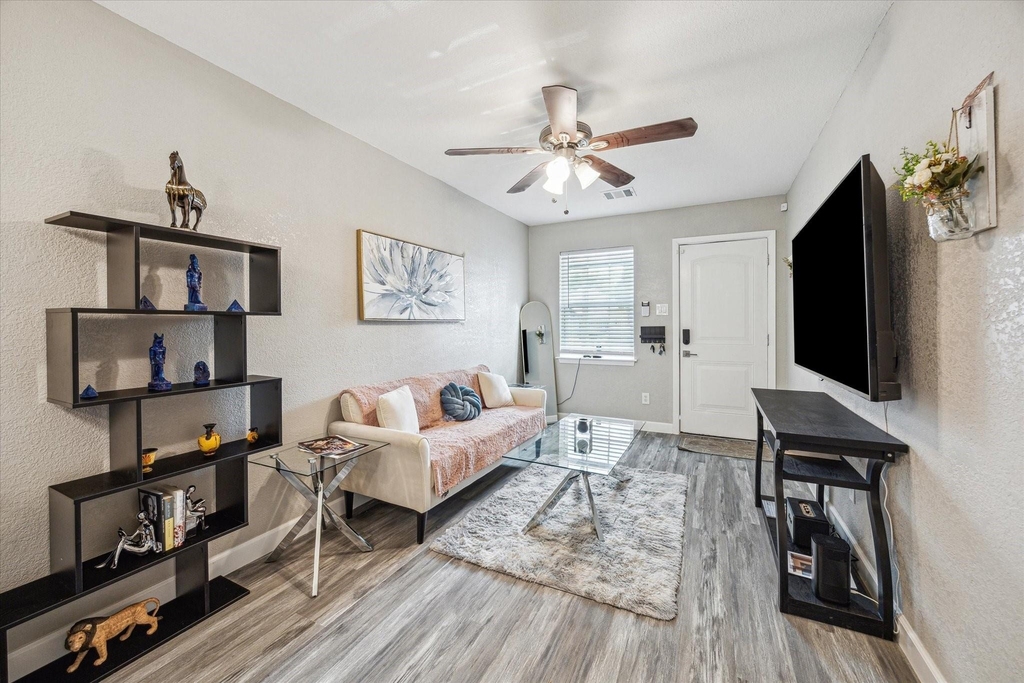 3808 Cochran Street - Photo 2