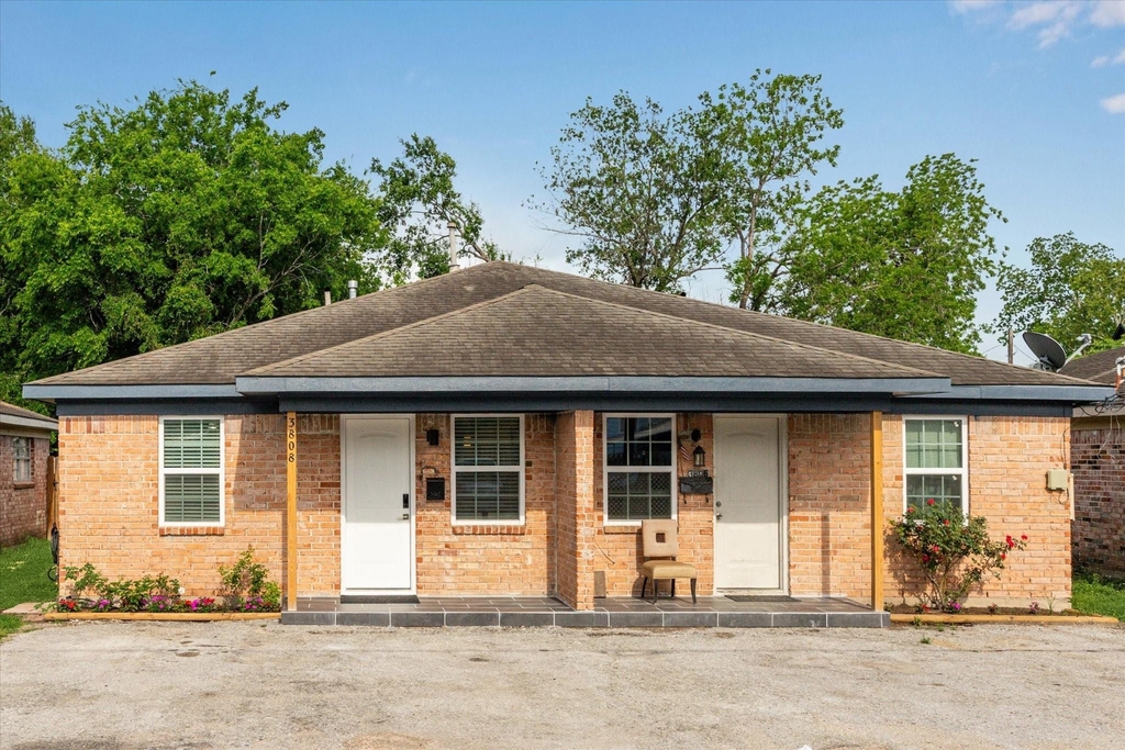 3808 Cochran Street - Photo 0
