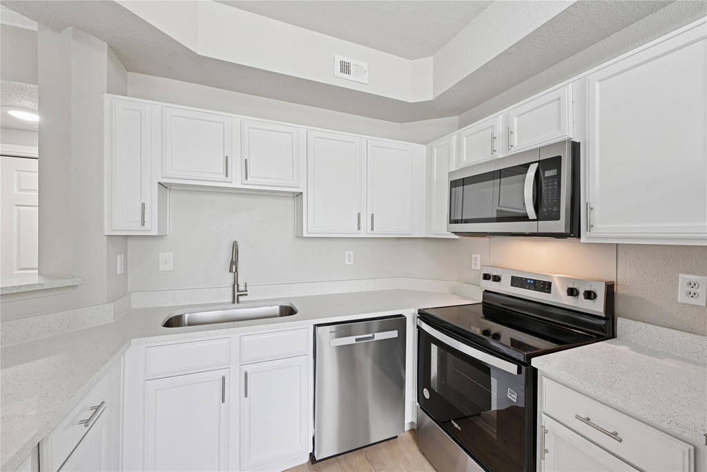 10990 West Road - Photo 11