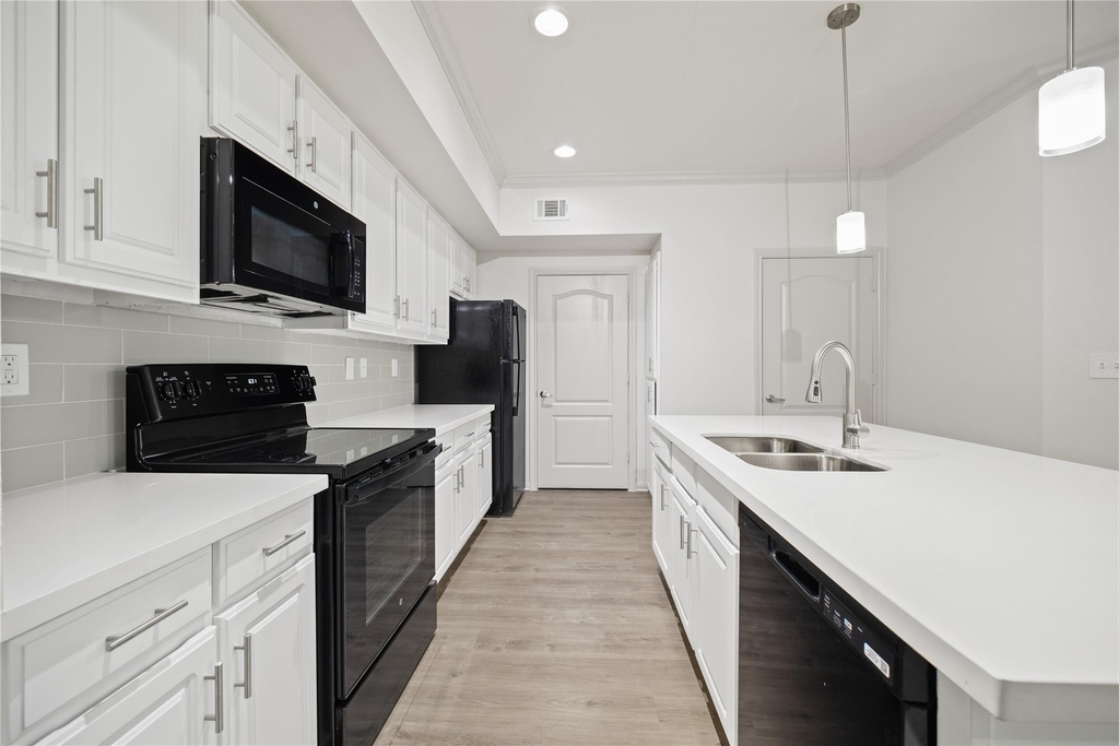 11925 Jones Road - Photo 12