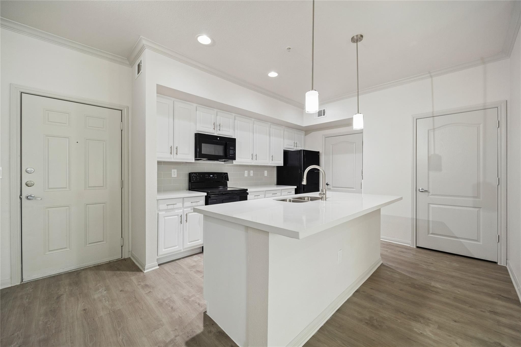 11925 Jones Road - Photo 9