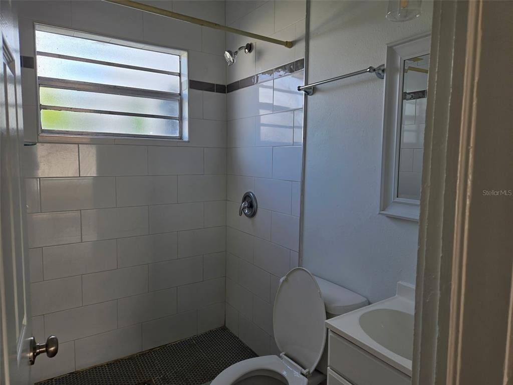 403 Avenue J Se - Photo 6