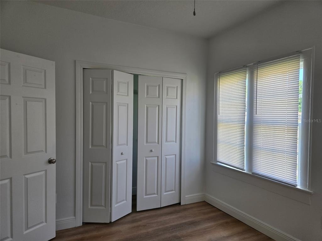 403 Avenue J Se - Photo 4
