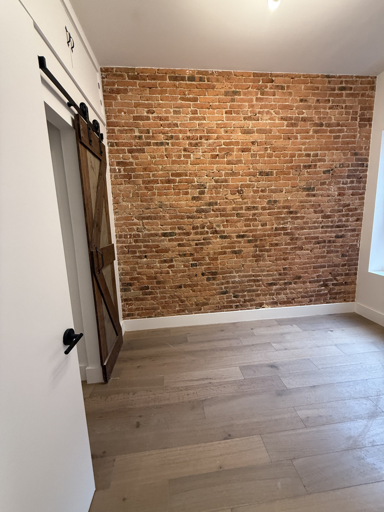 1853 Cornelia Street - Photo 6