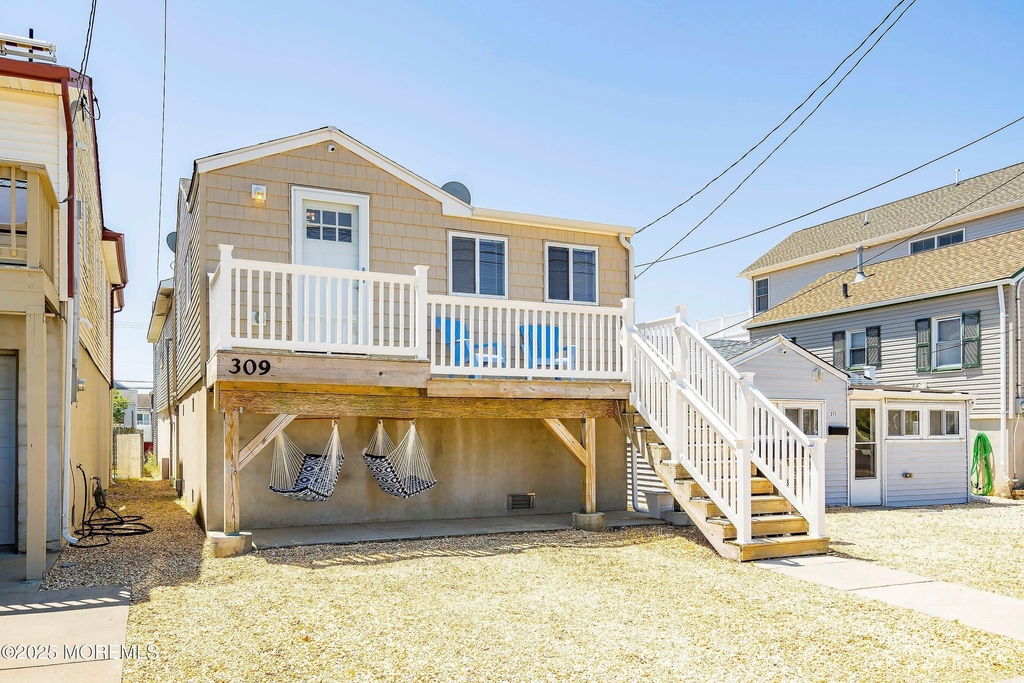 309 Hiering Avenue - Photo 0