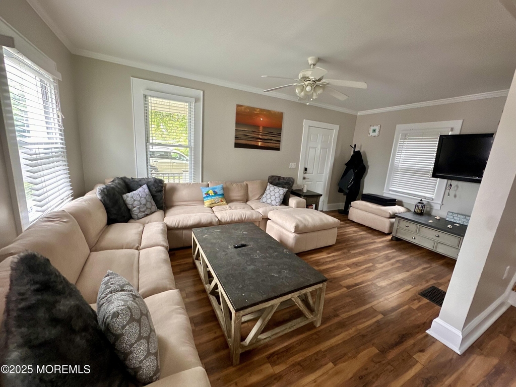 612 Sylvania Avenue - Photo 16