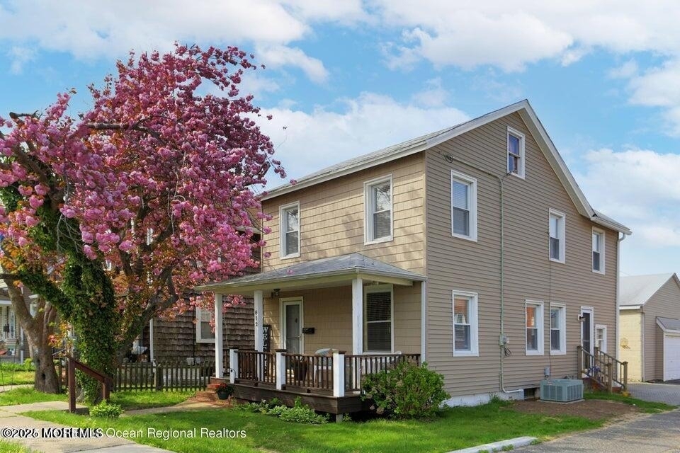 612 Sylvania Avenue - Photo 0