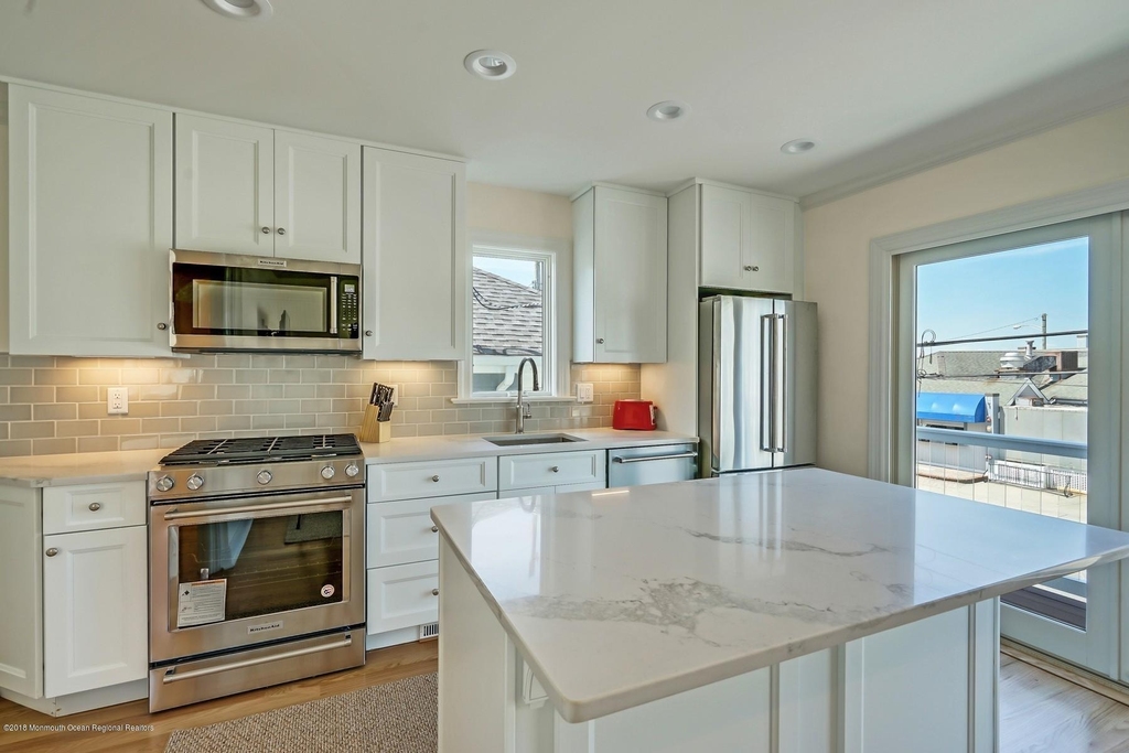 420 1st Avenue - Photo 5