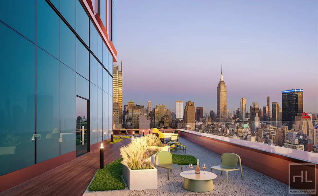 10th Avenue - Photo 1