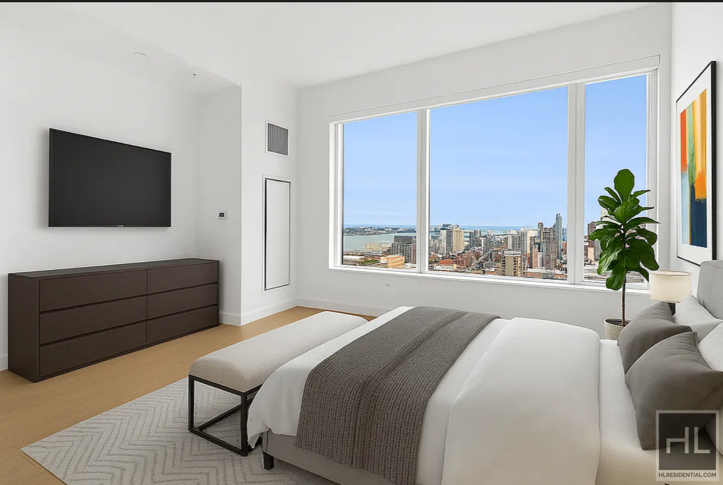 10th Avenue - Photo 15