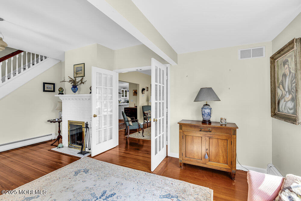 600 St Clair Avenue - Photo 3