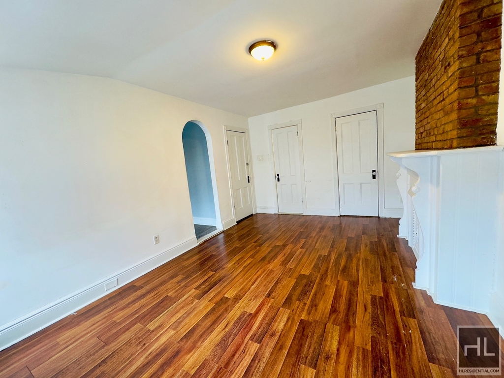 284 Halsey Street - Photo 1