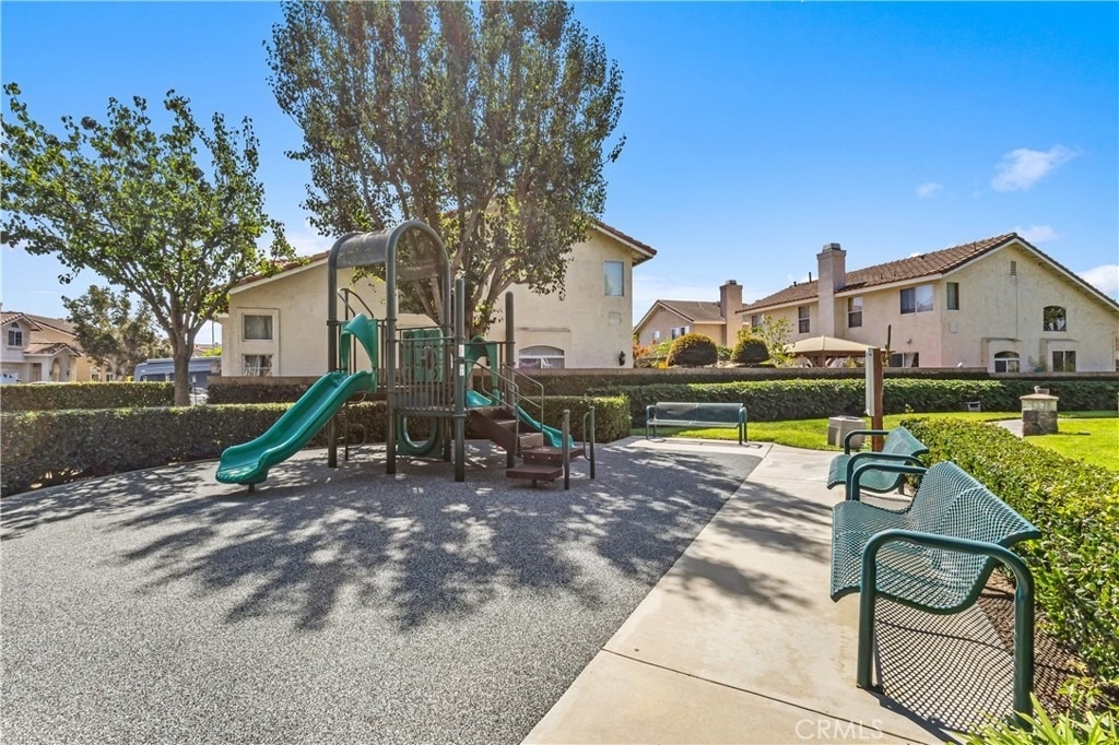 13668 Kingsbridge - Photo 34