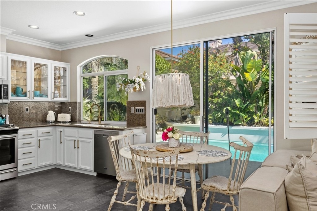 13668 Kingsbridge - Photo 8
