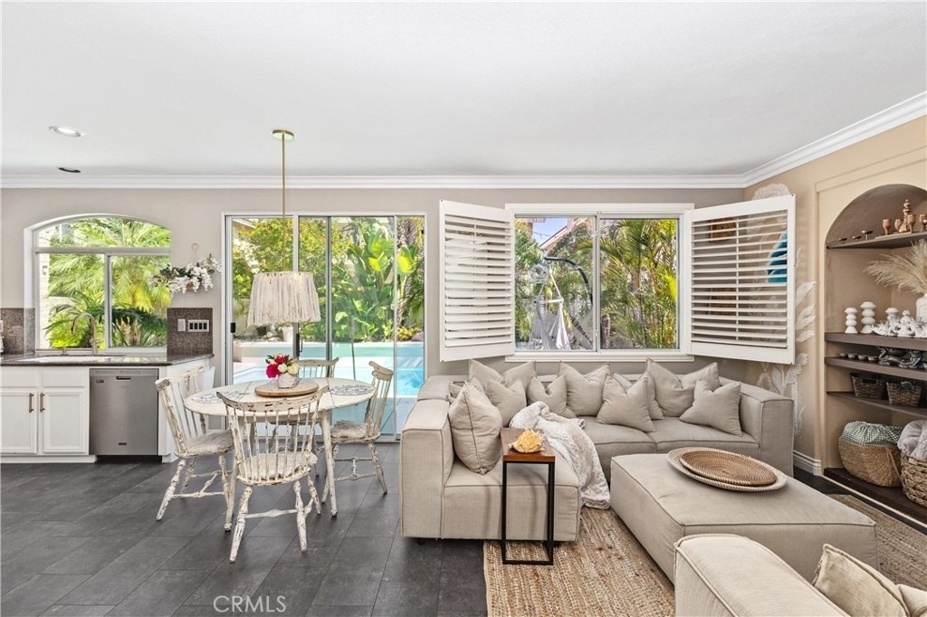 13668 Kingsbridge - Photo 5