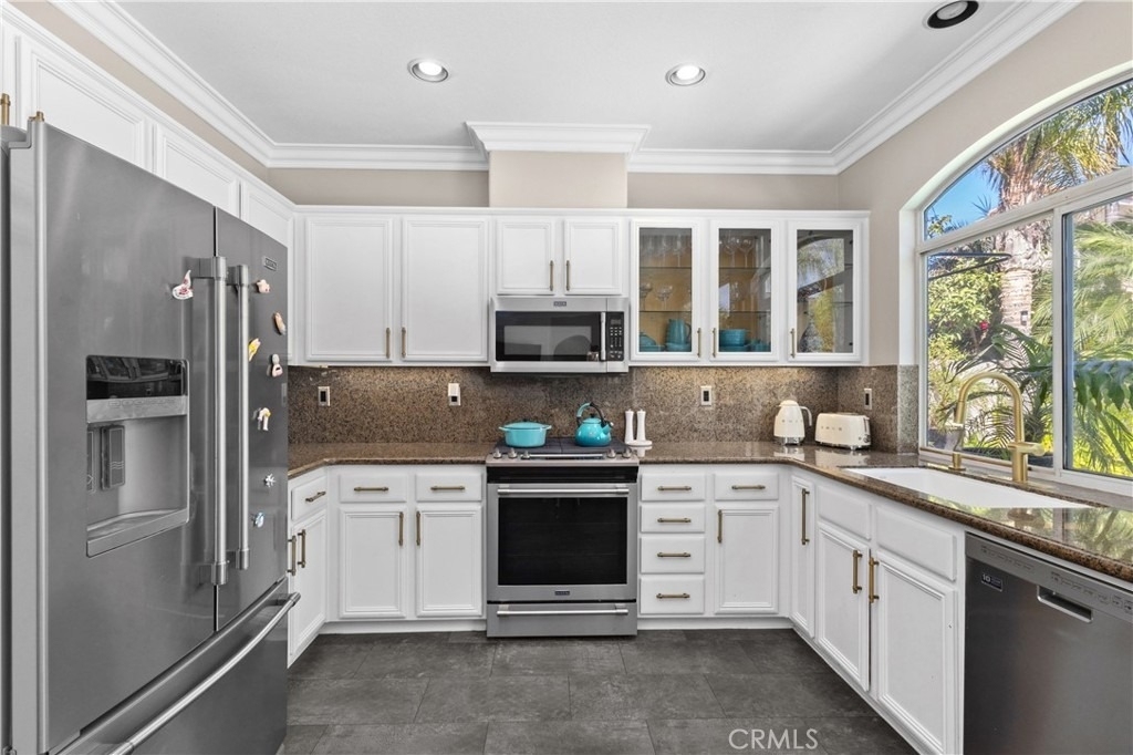 13668 Kingsbridge - Photo 9