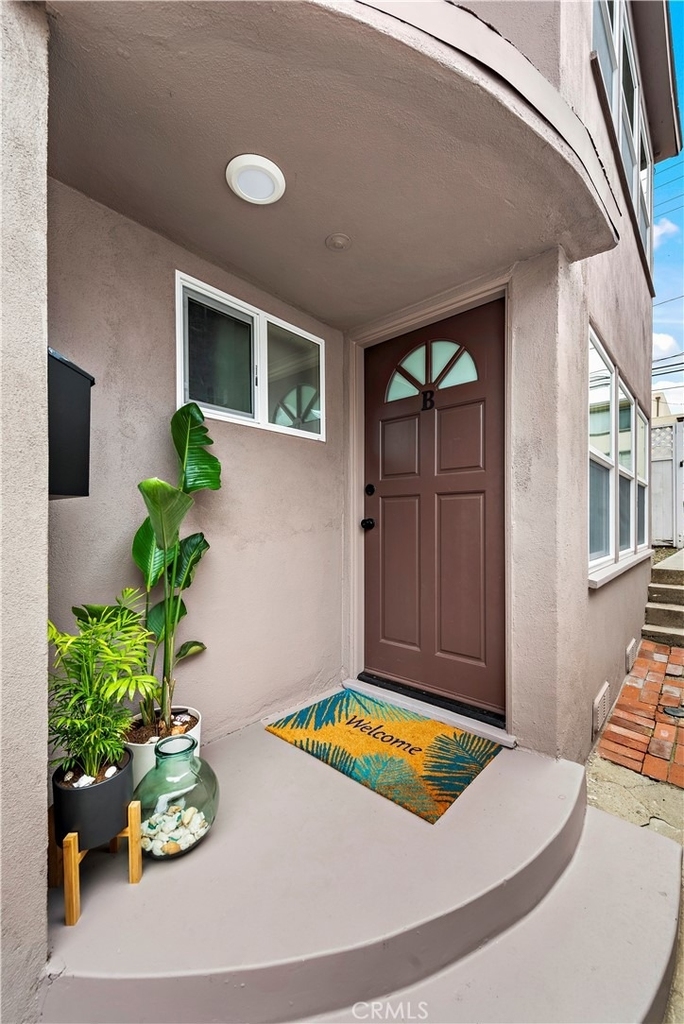 432 N Coast - Photo 2