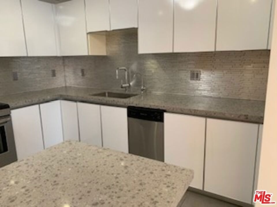 1730 Sawtelle - Photo 5